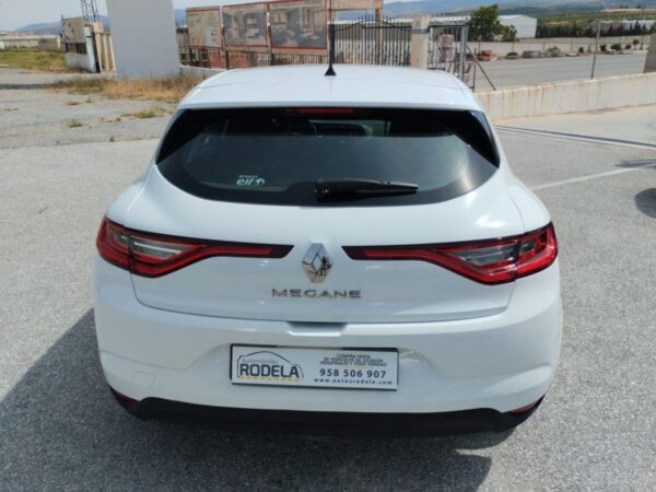 RENAULT Megane 1.2 TCe 100 Life Energy - Imagen 4