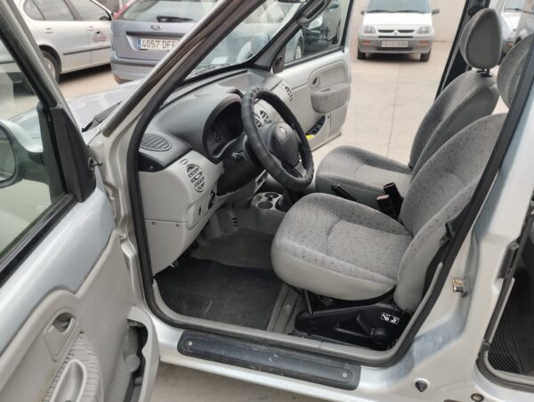 Renault Kangoo Combi 1.5 dCi Confort Expression - Imagen 10