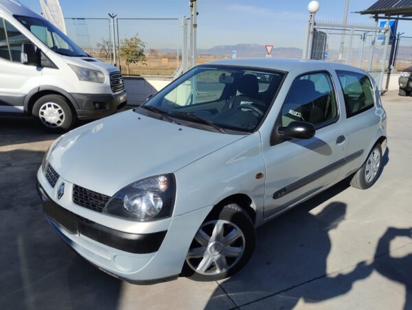 RENAULT CLIO 1.2 16V 3P - Imagen 2